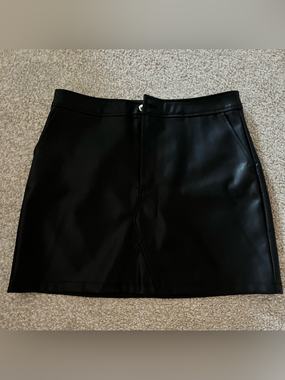Black Faux Leather Mini Skirt - size L (brand Only)